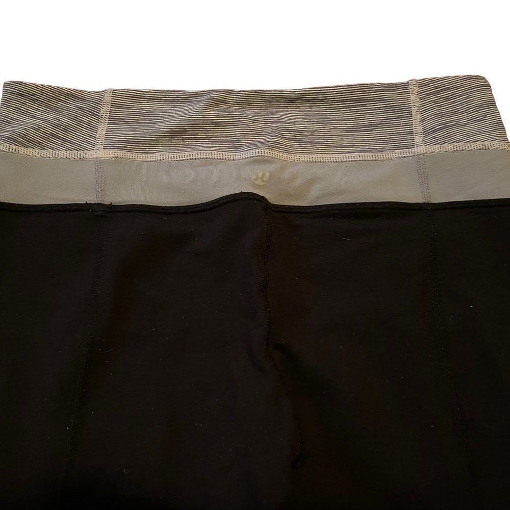 Lululemon Groove Crop Black / Wee Are From Space Coal Fossil / Fossil Size 4 - Picture 4 of 10